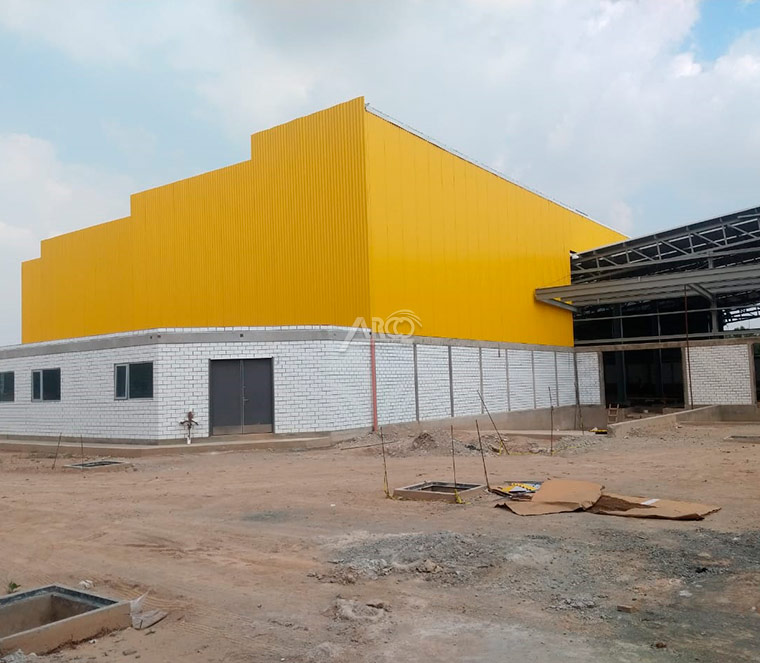 Estructura y faldón de lámina